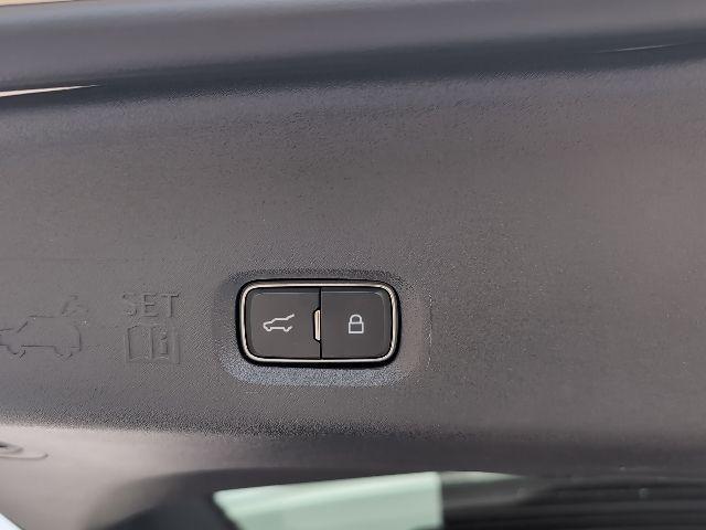 used 2025 Lincoln Navigator L car, priced at $105,000