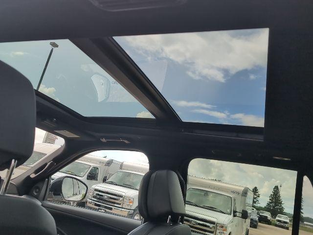 used 2025 Lincoln Navigator L car, priced at $105,000