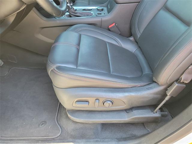 used 2023 Chevrolet Traverse car, priced at $33,995