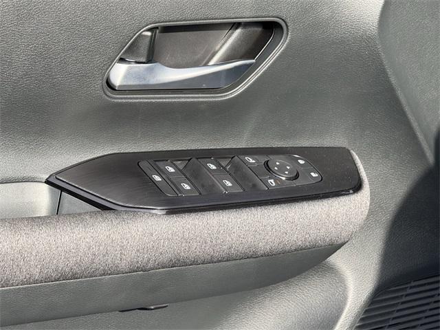 new 2025 Nissan Kicks car, priced at $26,652