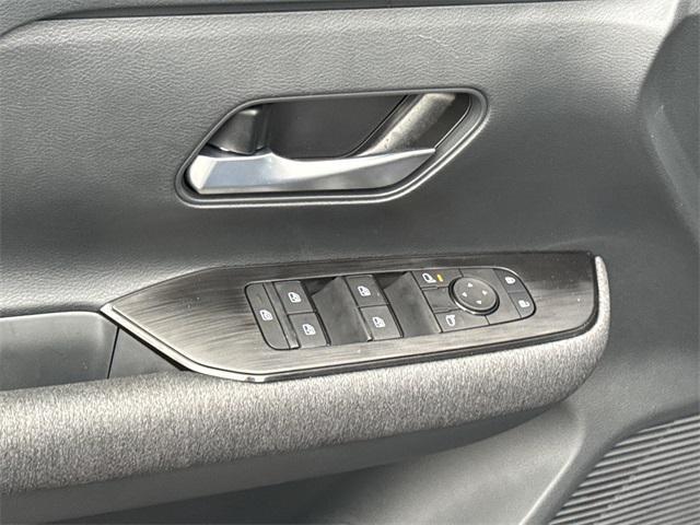 new 2025 Nissan Kicks car, priced at $26,184