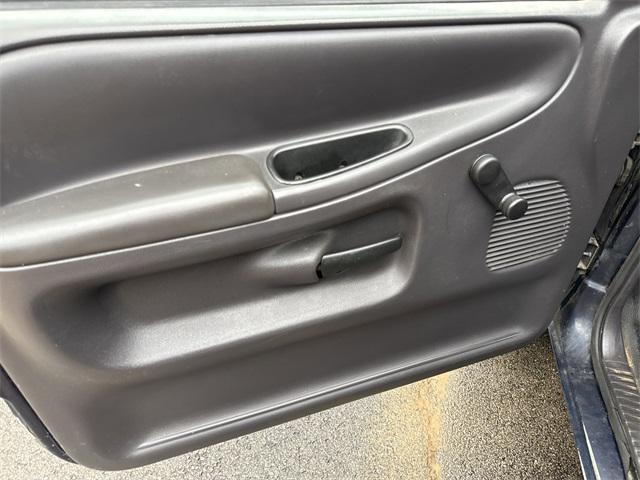 used 2001 Dodge Ram 1500 car, priced at $6,299