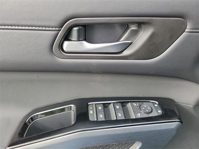 new 2025 Nissan Pathfinder car, priced at $42,995