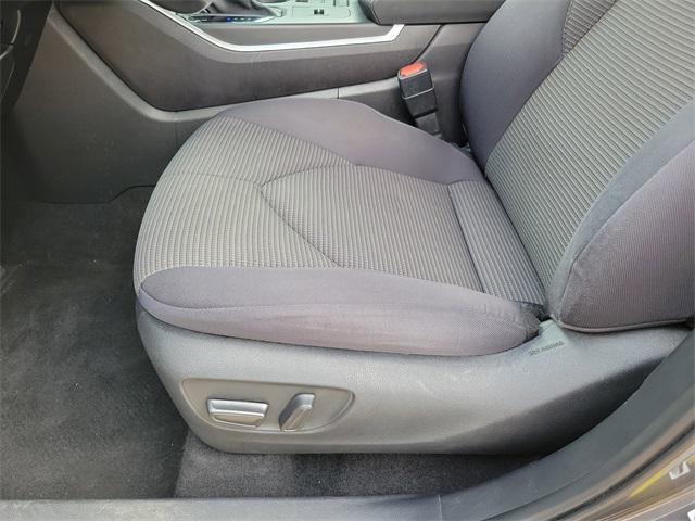 used 2021 Toyota Highlander Hybrid car, priced at $25,630