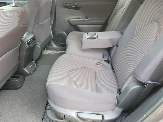 used 2021 Toyota Highlander Hybrid car, priced at $25,630