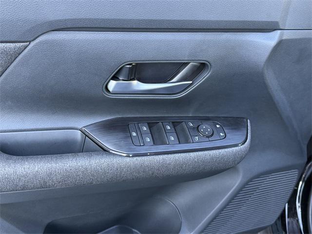 new 2025 Nissan Kicks car, priced at $27,360