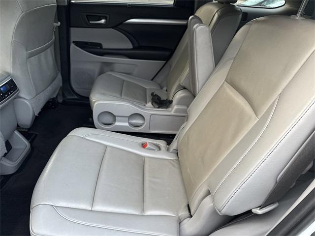 used 2019 Toyota Highlander car, priced at $16,599