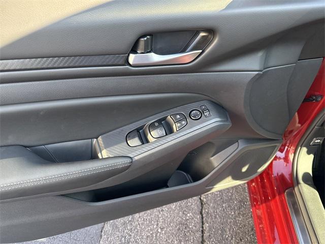 new 2025 Nissan Altima car, priced at $28,995