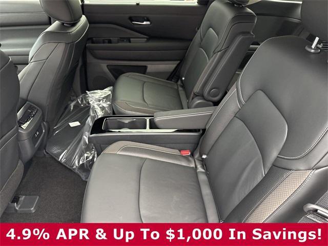 new 2025 Nissan Pathfinder car, priced at $43,429