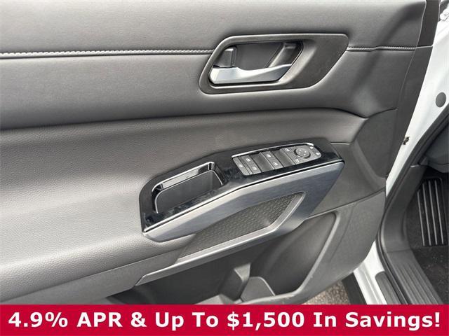new 2025 Nissan Pathfinder car, priced at $44,869