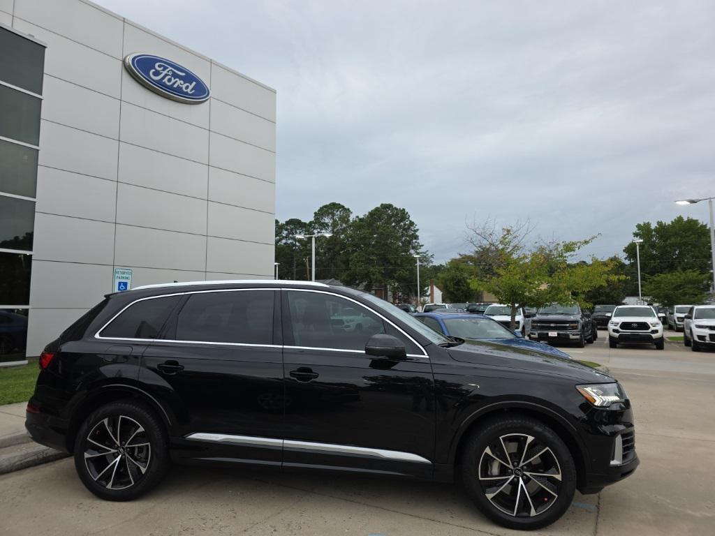 used 2023 Audi Q7 car, priced at $38,200