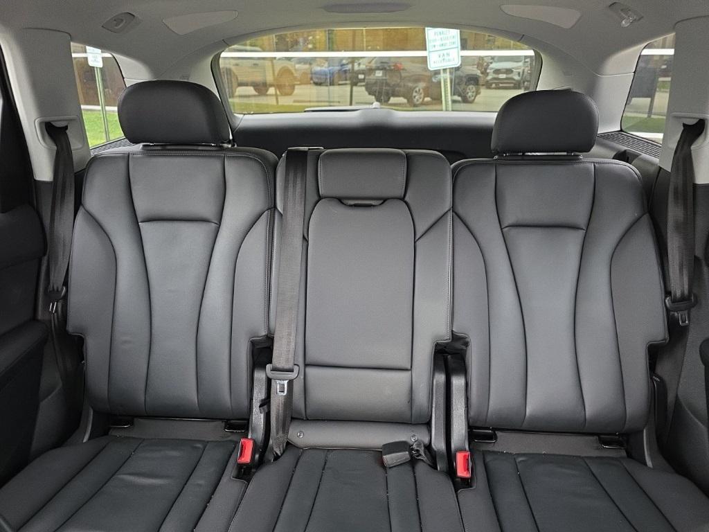 used 2023 Audi Q7 car, priced at $38,200