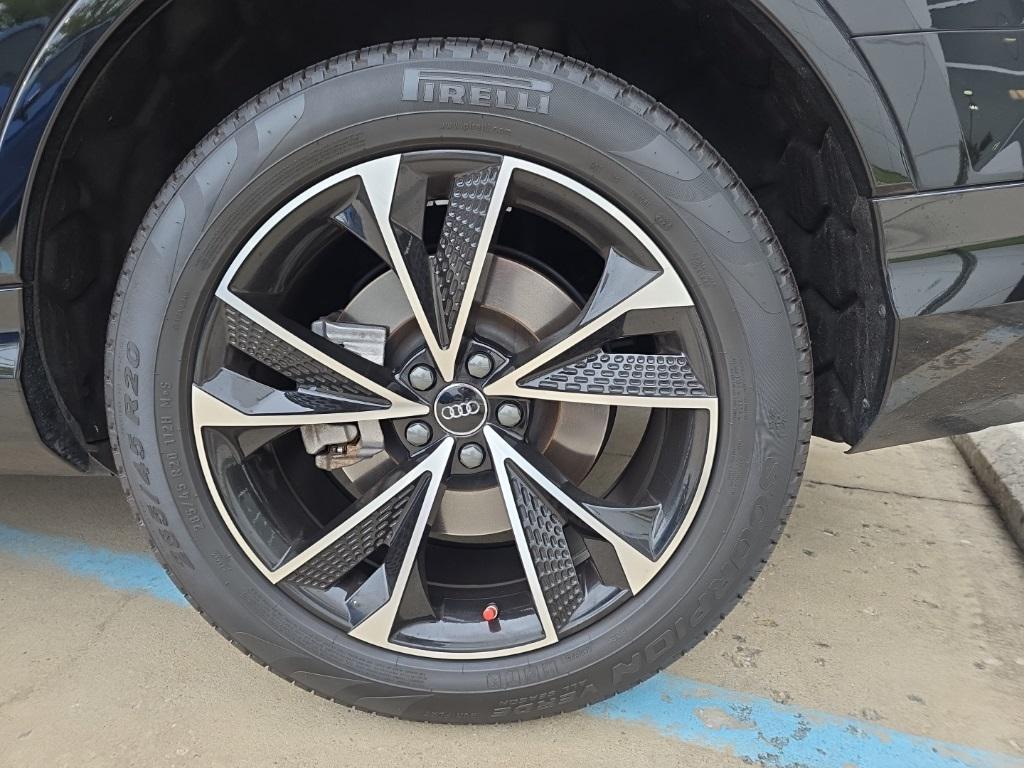 used 2023 Audi Q7 car, priced at $38,200