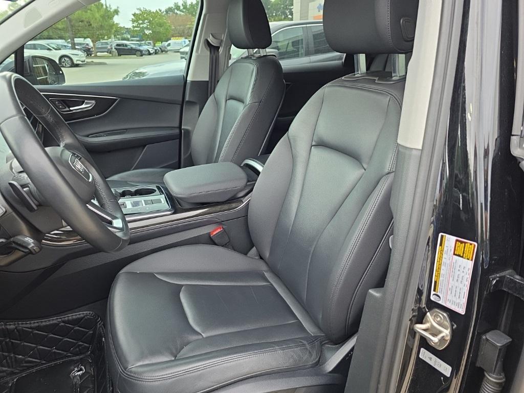 used 2023 Audi Q7 car, priced at $38,200