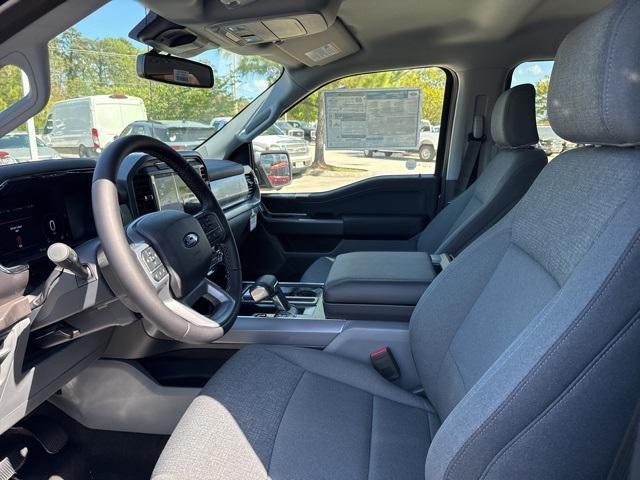 new 2024 Ford F-150 Lightning car