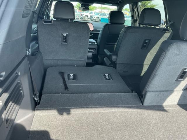 new 2025 Chevrolet Traverse car, priced at $50,194