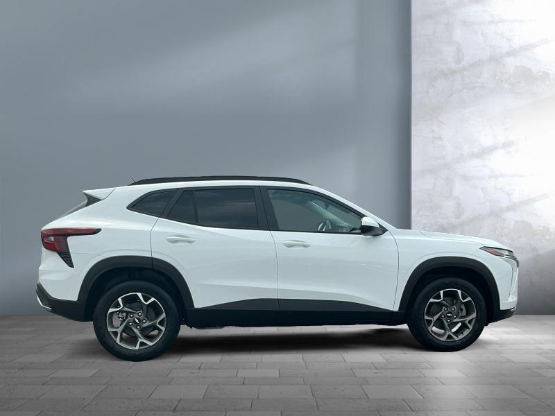 new 2025 Chevrolet Trax car, priced at $25,990