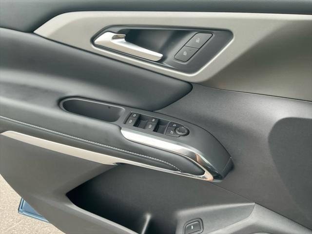 new 2025 Chevrolet Traverse car, priced at $44,695