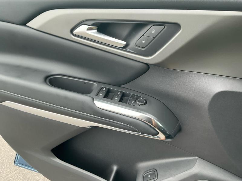 new 2025 Chevrolet Traverse car, priced at $45,094