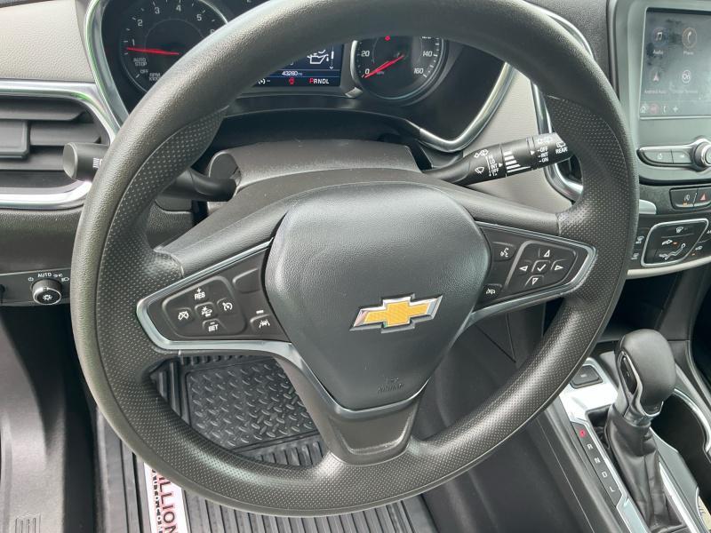 used 2023 Chevrolet Equinox car, priced at $23,999
