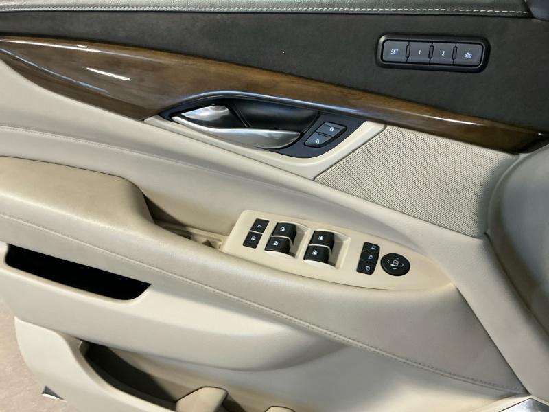 used 2019 Cadillac Escalade ESV car, priced at $28,999