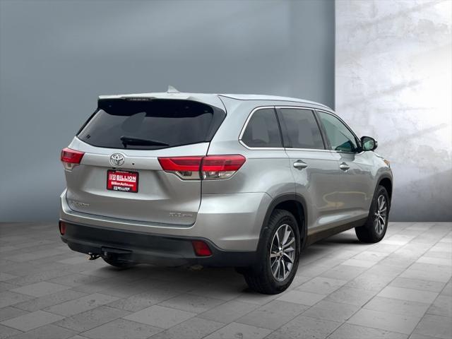 used 2019 Toyota Highlander car, priced at $30,870