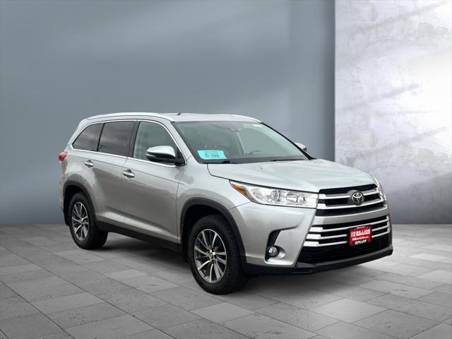 used 2019 Toyota Highlander car, priced at $30,870