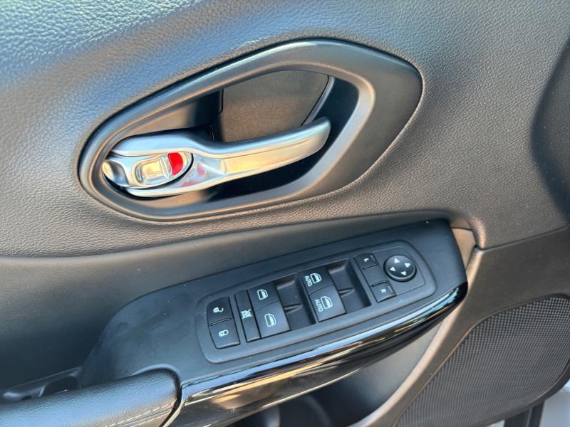 used 2023 Jeep Cherokee car, priced at $23,999