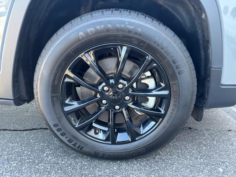 used 2023 Jeep Cherokee car, priced at $23,999