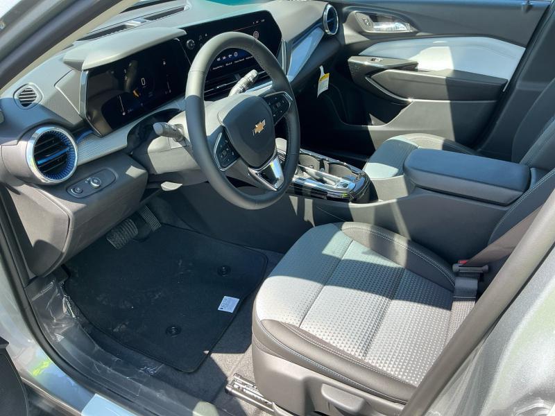 new 2025 Chevrolet Trax car, priced at $26,779