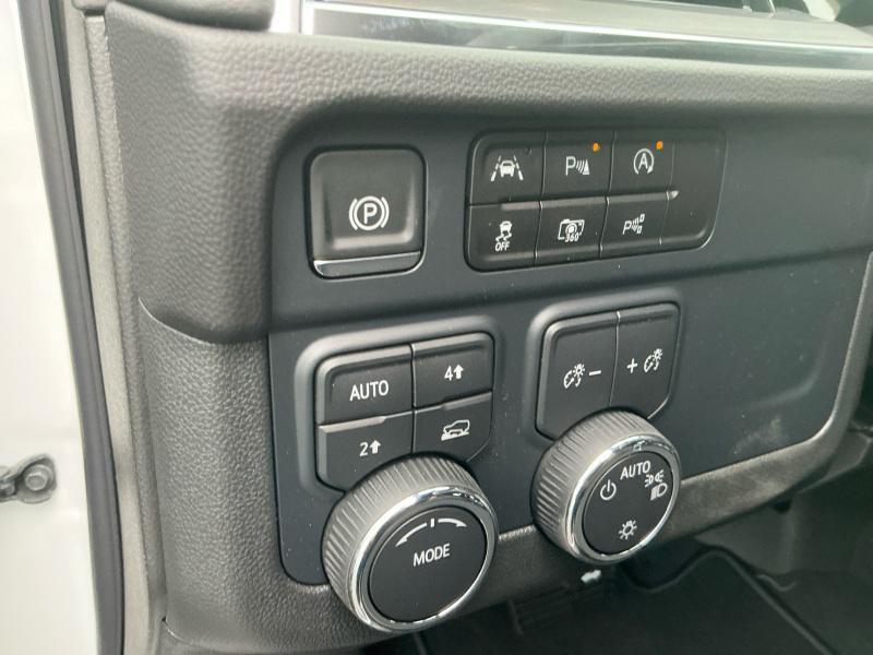new 2025 Chevrolet Suburban car, priced at $68,244
