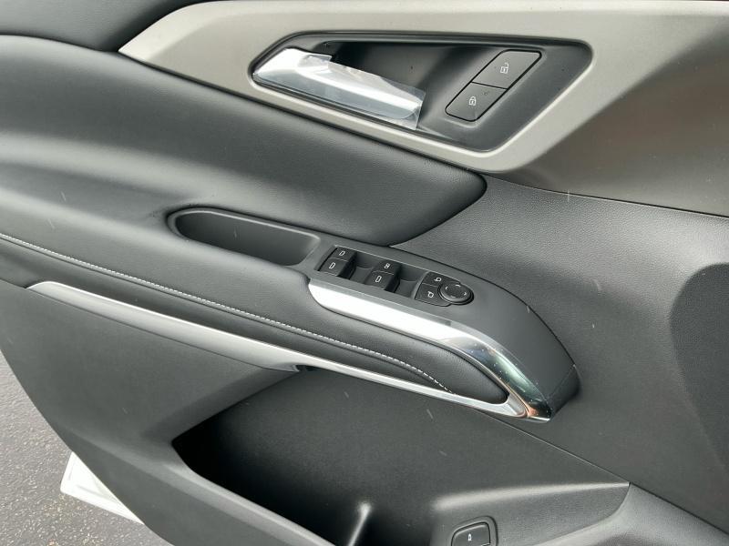 new 2026 Chevrolet Traverse car, priced at $49,604