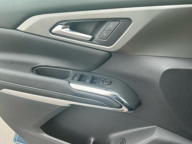 new 2025 Chevrolet Traverse car, priced at $45,094