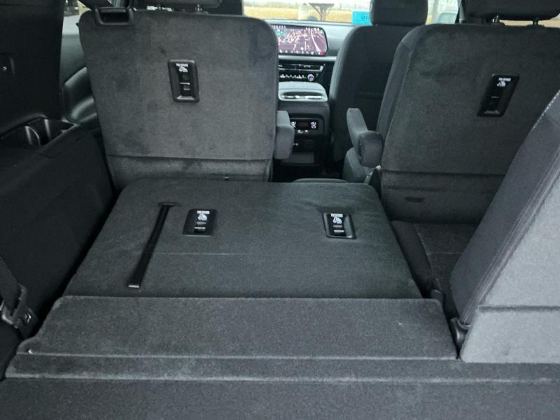 new 2026 Chevrolet Traverse car, priced at $46,814