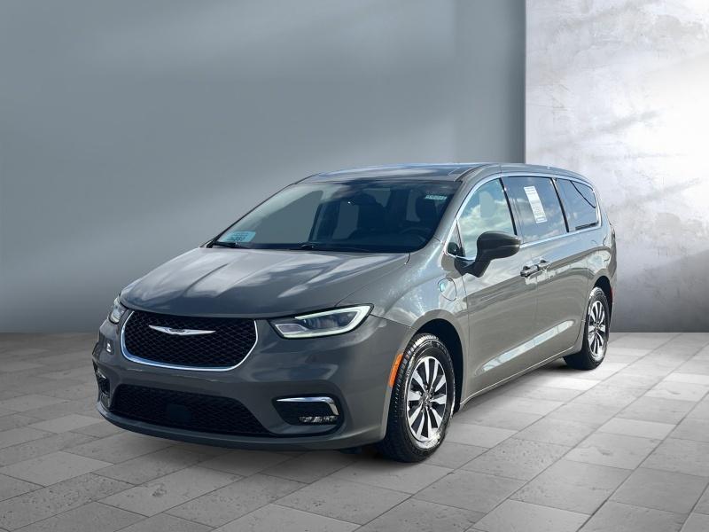 used 2022 Chrysler Pacifica Hybrid car, priced at $26,899