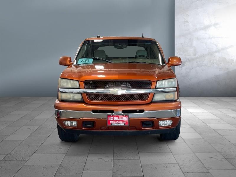 used 2005 Chevrolet Avalanche car, priced at $8,999