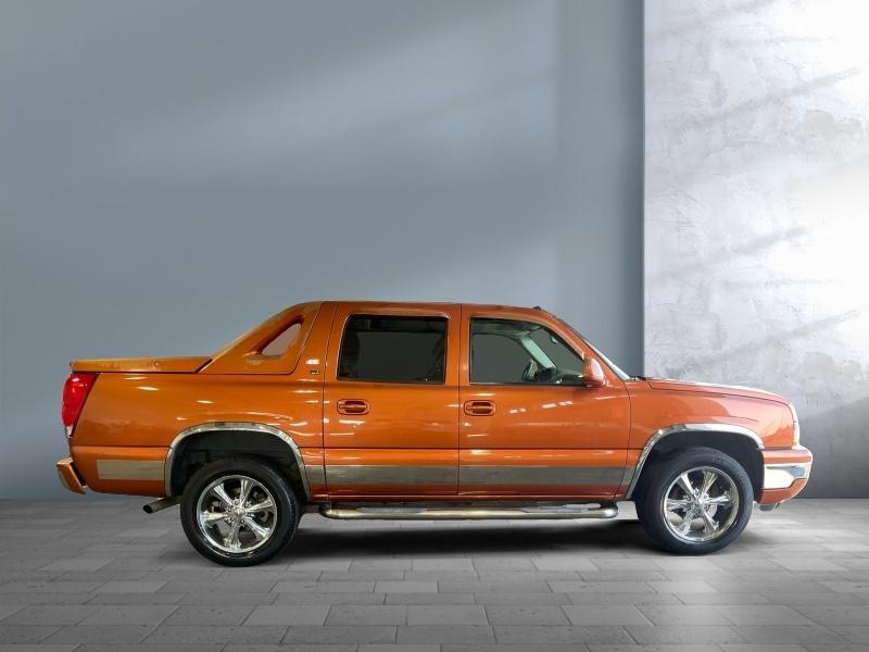 used 2005 Chevrolet Avalanche car, priced at $8,999