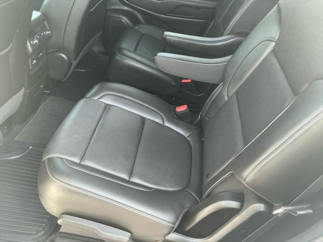 used 2023 GMC Acadia car, priced at $32,999