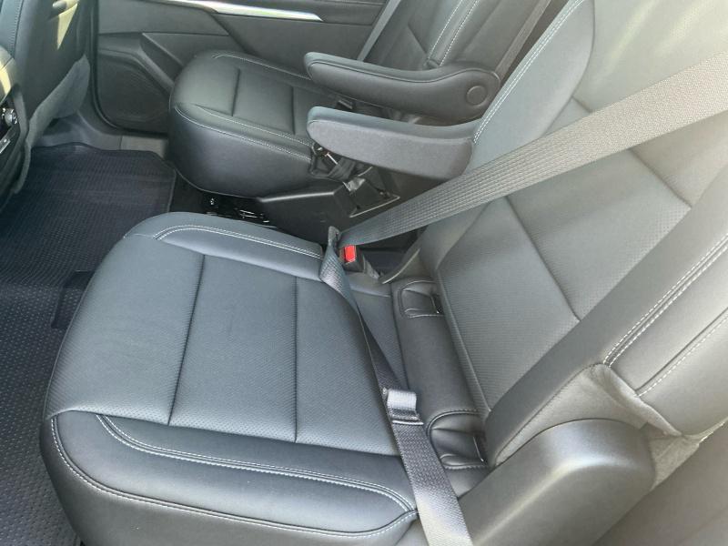 new 2025 Chevrolet Traverse car, priced at $48,594