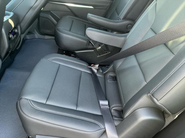 new 2025 Chevrolet Traverse car, priced at $48,594