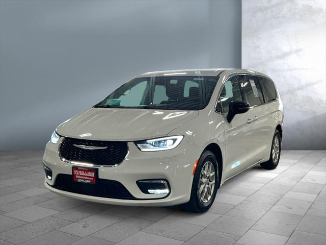 used 2024 Chrysler Pacifica car, priced at $25,499