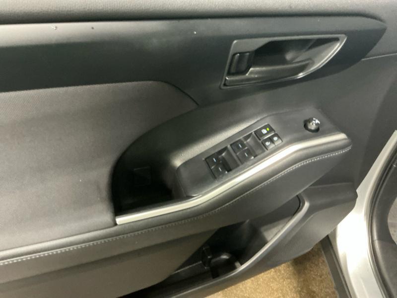 used 2023 Toyota Highlander car, priced at $35,870