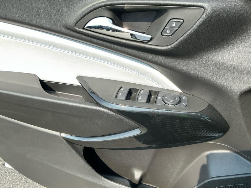 new 2025 Chevrolet Trax car, priced at $26,879