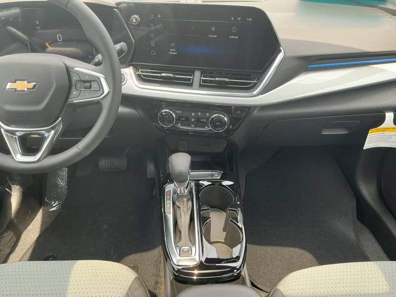 new 2025 Chevrolet Trax car, priced at $25,990