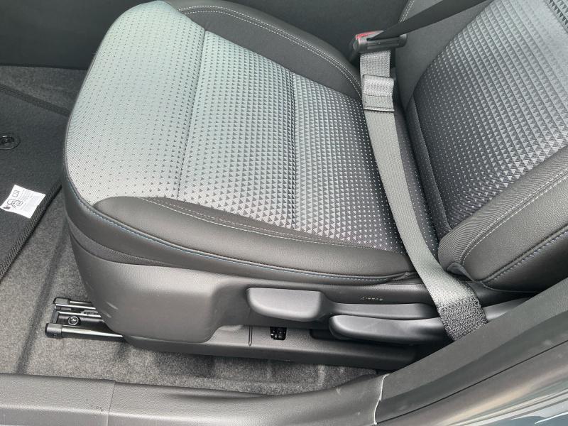 new 2025 Chevrolet Trax car, priced at $25,990