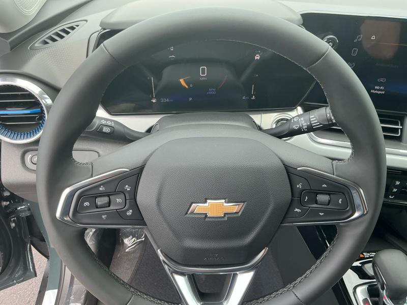 new 2025 Chevrolet Trax car, priced at $25,990