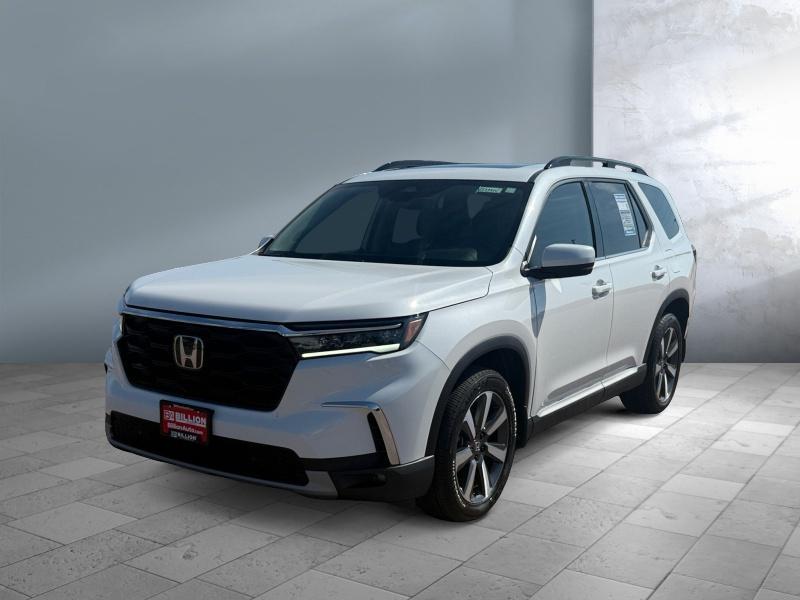 used 2025 Honda Pilot car, priced at $47,999