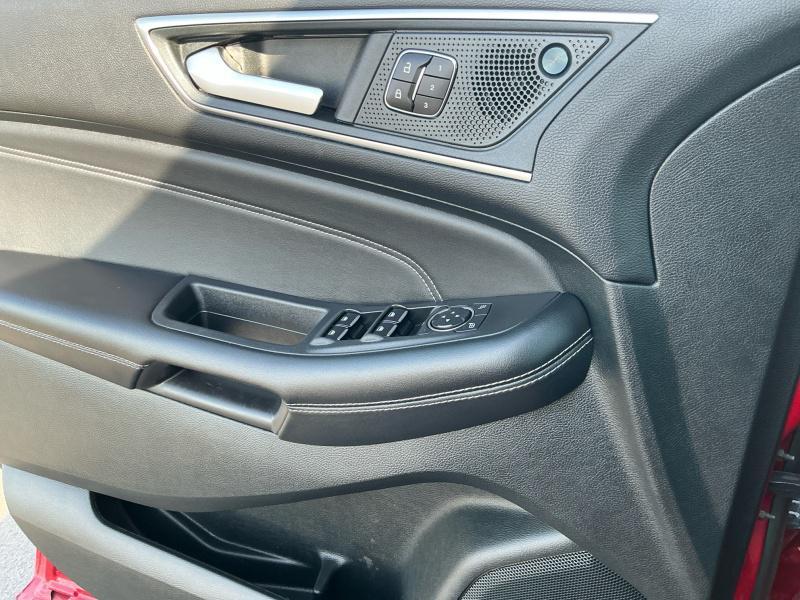 used 2024 Ford Edge car, priced at $30,999