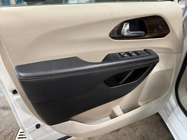 used 2023 Chrysler Pacifica car, priced at $29,999