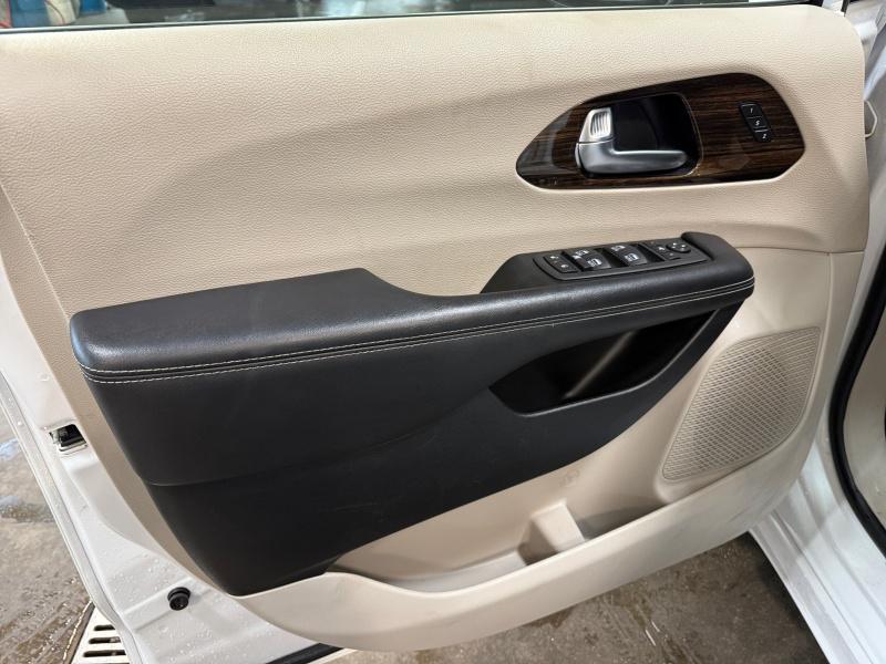used 2023 Chrysler Pacifica car, priced at $28,999